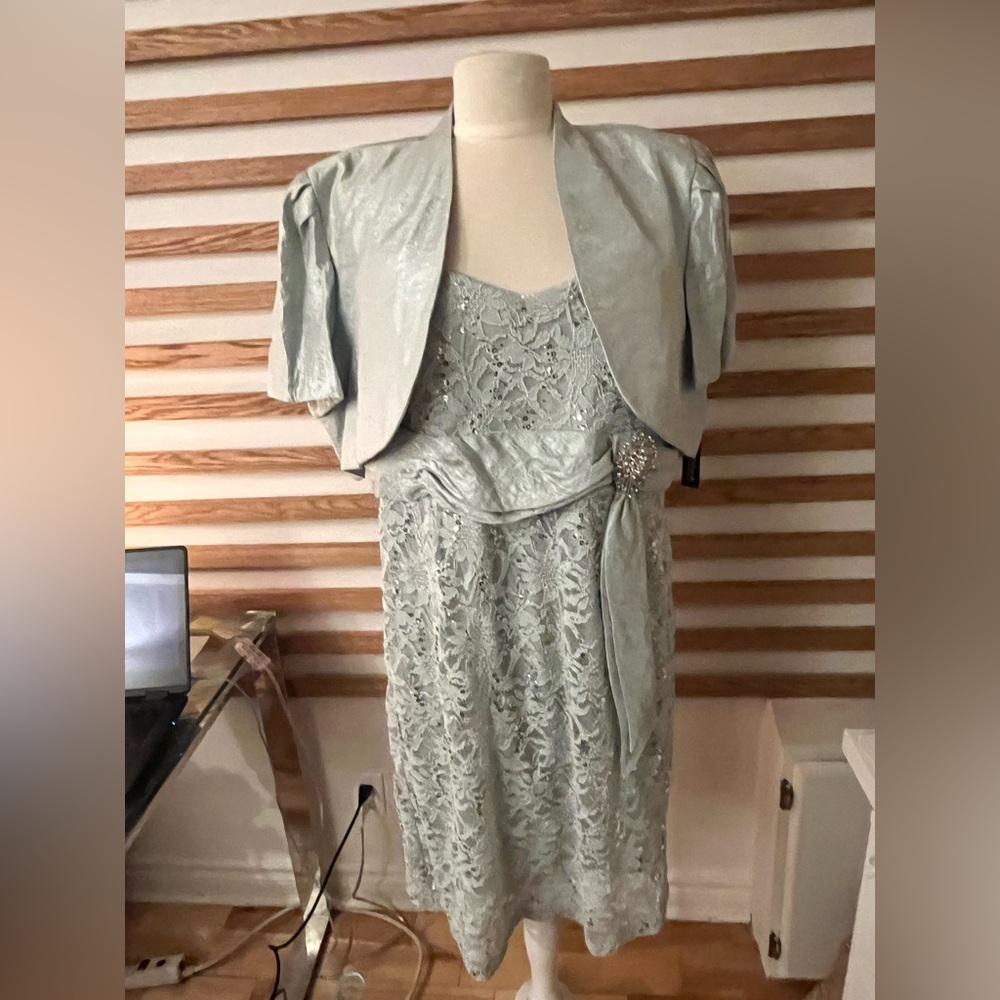 R & M Richards Silver Puff Sleeve Sweetheart Midi Dress